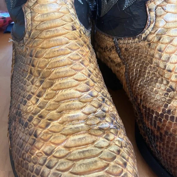 Vintage Tony Lama snakeskin and leather Western Style Boots - Picture 3 of 7
